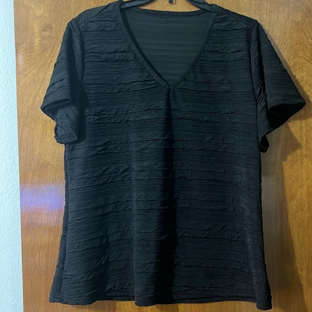 NWOT SHEIN plus solid V Neck Tee